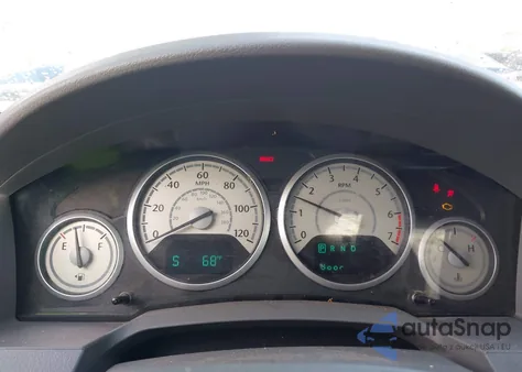 2010 Chrysler Town & Country Touring z USA, uszkodzony, nr VIN 2A4RR5D17AR278649